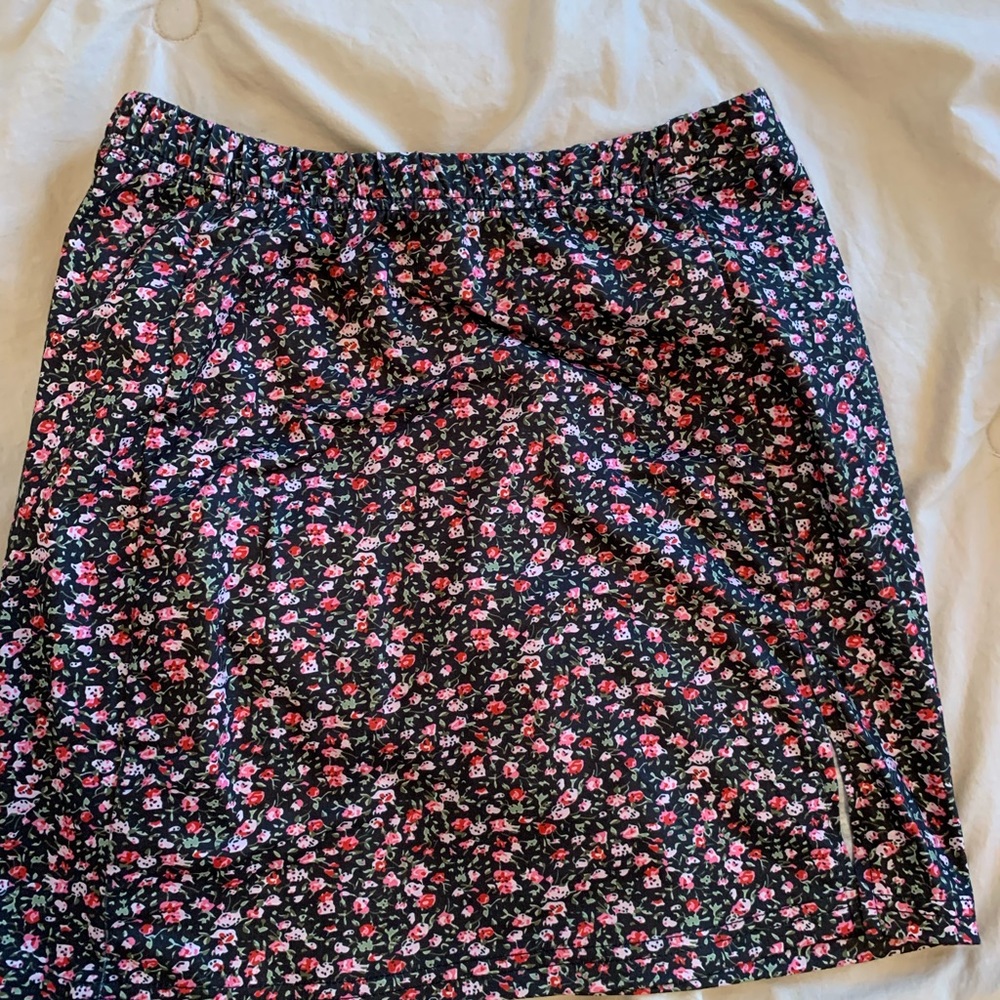 SHEIN Floral Mini Skirt